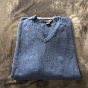 Men’s Brooks Brothers vneck sweater